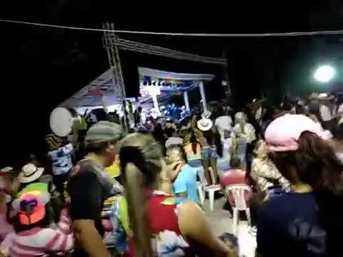 Concierto de Carnaval en KZ Chimborazo, escenario cubierto con luces
